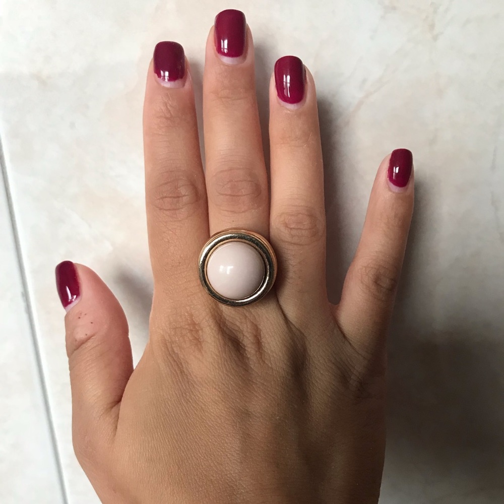 Statement Jewelry Beige colored RING
